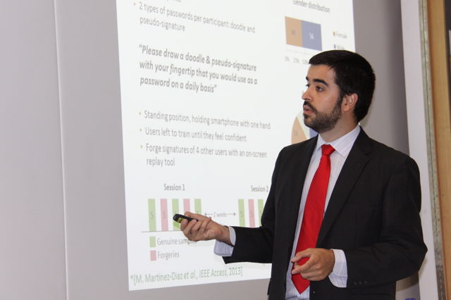 [Photo] Winner of the EAB Research Award 2014