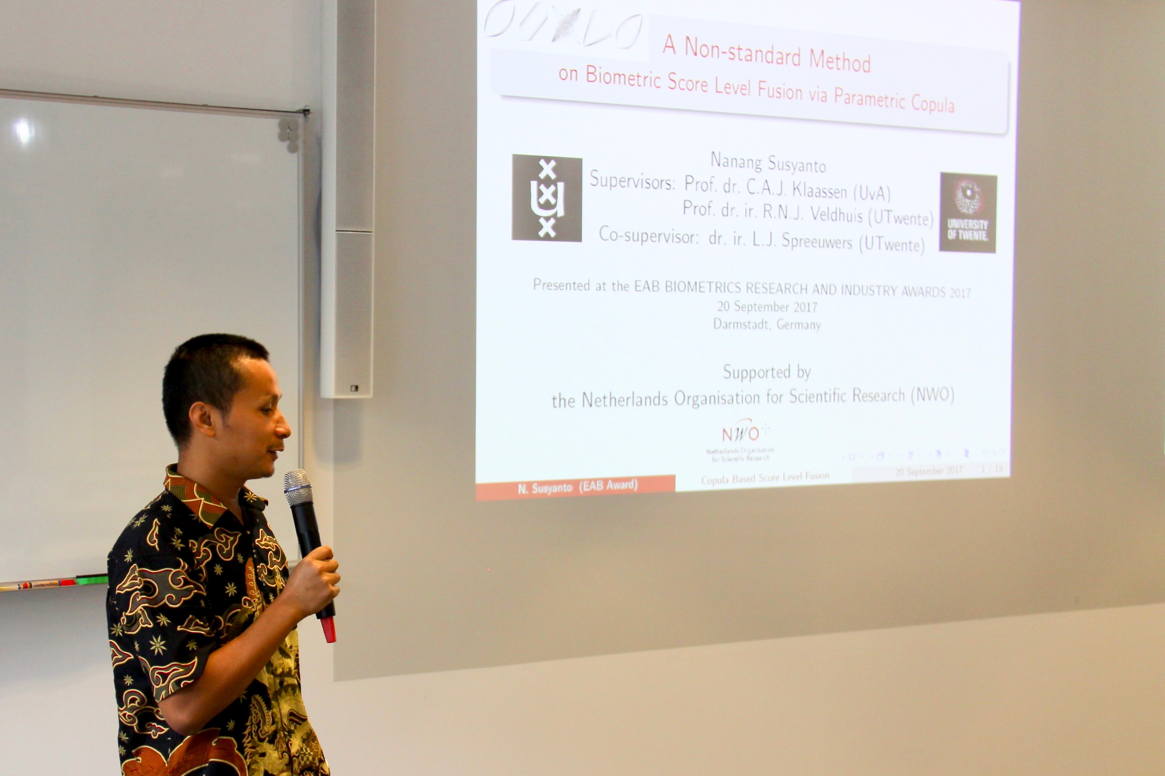 [Photo] Winner of the EAB Research Award 2017: Nanang Susyanto
